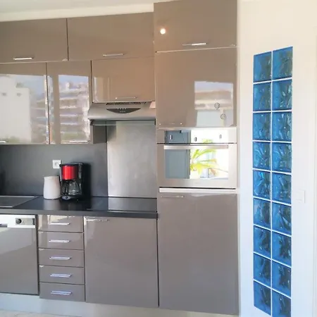 La Pinede Apartment *
