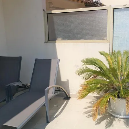 La Pinede Apartment *
