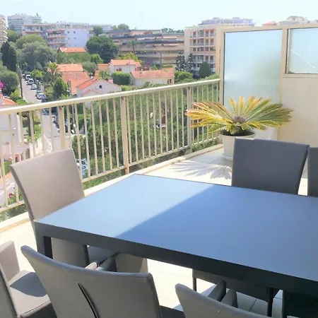 Apartment La Pinede Juan-les-Pins